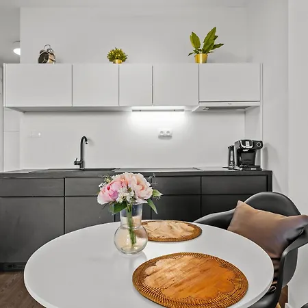 Modern City-center With Castle View Apartman *