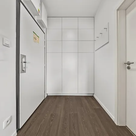 Modern City-center With Castle View *